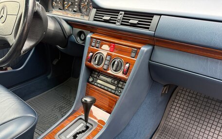 Mercedes-Benz E-Класс, 1995 год, 3 800 000 рублей, 26 фотография