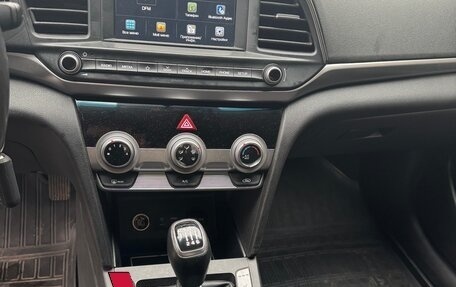 Hyundai Elantra VI рестайлинг, 2019 год, 1 890 000 рублей, 10 фотография