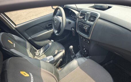 Renault Logan II, 2015 год, 530 000 рублей, 2 фотография