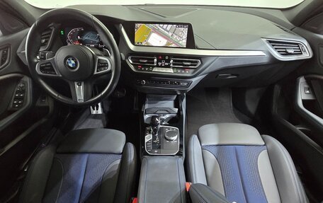 BMW 1 серия, 2021 год, 2 100 000 рублей, 10 фотография