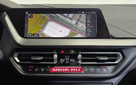 BMW 1 серия, 2021 год, 2 100 000 рублей, 16 фотография