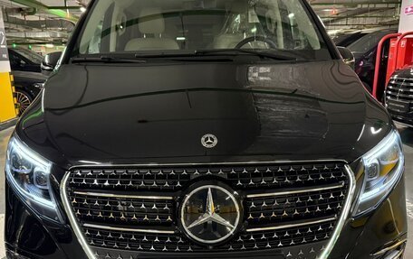 Mercedes-Benz V-Класс, 2025 год, 14 670 000 рублей, 2 фотография