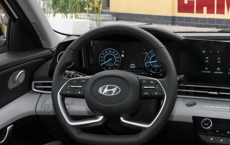 Hyundai Elantra, 2025 год, 1 648 500 рублей, 15 фотография