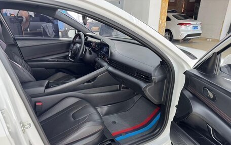 Hyundai Elantra, 2022 год, 1 650 000 рублей, 8 фотография