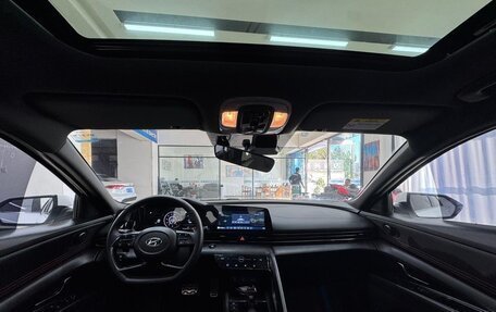 Hyundai Elantra, 2022 год, 1 650 000 рублей, 10 фотография