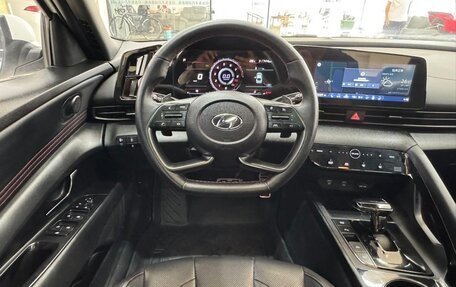 Hyundai Elantra, 2022 год, 1 650 000 рублей, 9 фотография