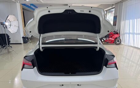 Hyundai Elantra, 2022 год, 1 650 000 рублей, 14 фотография