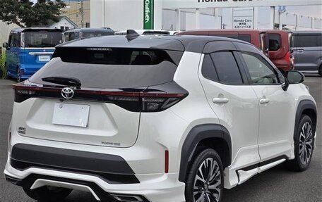 Toyota Yaris Cross, 2022 год, 1 560 000 рублей, 5 фотография