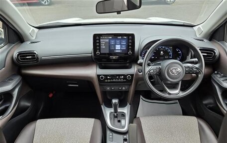 Toyota Yaris Cross, 2022 год, 1 560 000 рублей, 11 фотография