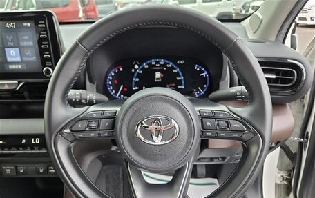 Toyota Yaris Cross, 2022 год, 1 560 000 рублей, 16 фотография