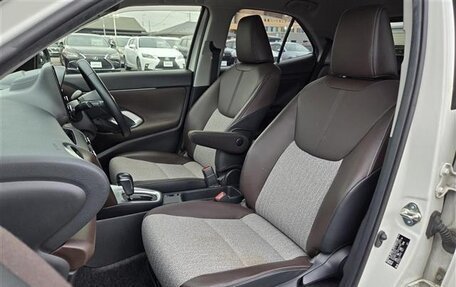 Toyota Yaris Cross, 2022 год, 1 560 000 рублей, 14 фотография