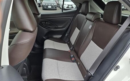 Toyota Yaris Cross, 2022 год, 1 560 000 рублей, 31 фотография