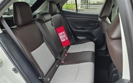 Toyota Yaris Cross, 2022 год, 1 560 000 рублей, 30 фотография