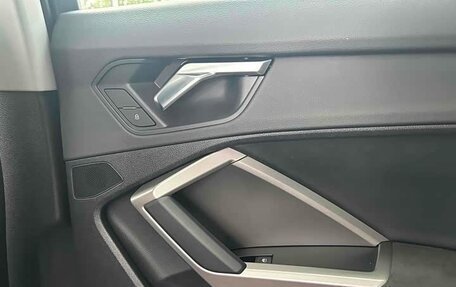 Audi Q3, 2021 год, 2 050 000 рублей, 26 фотография