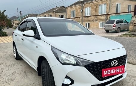 Hyundai Solaris II рестайлинг, 2021 год, 1 270 000 рублей, 8 фотография