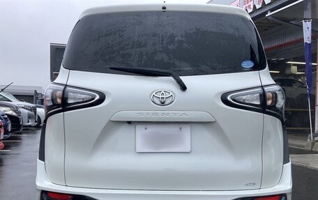 Toyota Sienta II, 2021 год, 1 230 000 рублей, 4 фотография