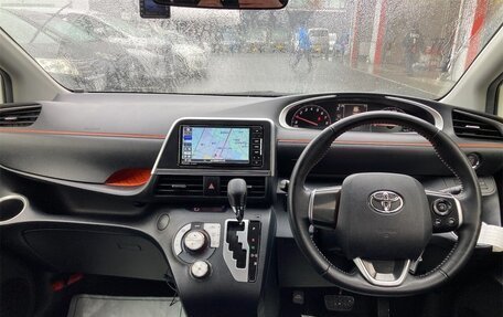 Toyota Sienta II, 2021 год, 1 230 000 рублей, 10 фотография