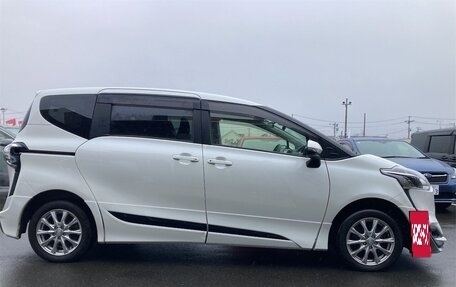 Toyota Sienta II, 2021 год, 1 230 000 рублей, 6 фотография