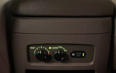 Toyota Land Cruiser Prado 120 рестайлинг, 2004 год, 1 750 000 рублей, 21 фотография