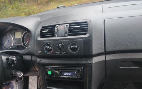 Skoda Fabia II, 2013 год, 450 000 рублей, 11 фотография