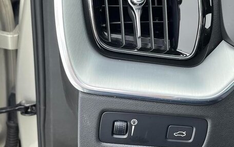 Volvo XC60 II, 2022 год, 2 750 000 рублей, 19 фотография