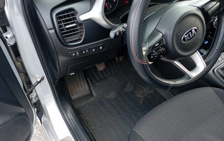 KIA Rio IV, 2021 год, 1 570 000 рублей, 8 фотография