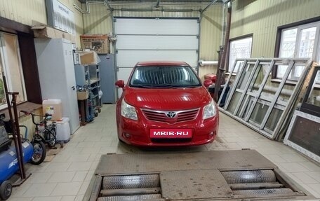 Toyota Avensis III рестайлинг, 2009 год, 950 000 рублей, 2 фотография