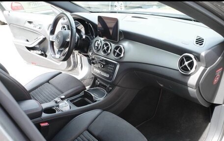 Mercedes-Benz GLA, 2018 год, 2 800 000 рублей, 10 фотография