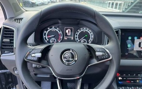 Skoda Karoq I, 2022 год, 2 100 000 рублей, 11 фотография