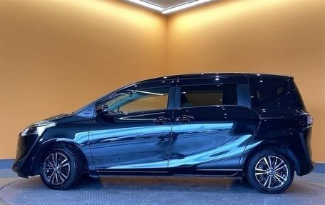 Toyota Sienta II, 2022 год, 1 150 000 рублей, 2 фотография