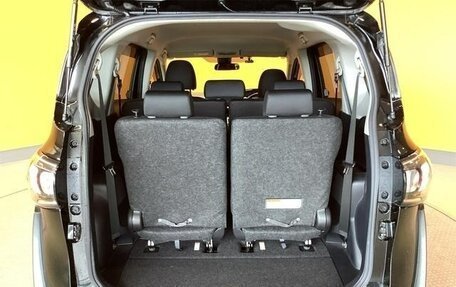 Toyota Sienta II, 2022 год, 1 150 000 рублей, 15 фотография