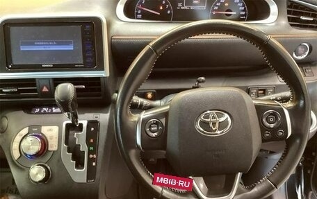 Toyota Sienta II, 2022 год, 1 150 000 рублей, 6 фотография