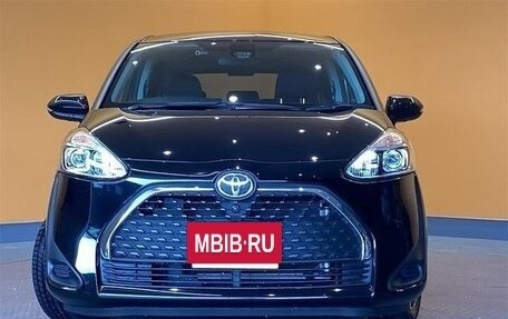 Toyota Sienta II, 2022 год, 1 150 000 рублей, 4 фотография