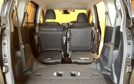 Toyota Sienta II, 2022 год, 1 150 000 рублей, 21 фотография