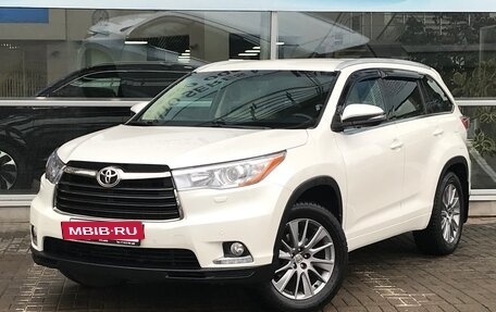 Toyota Highlander III, 2014 год, 3 290 000 рублей, 2 фотография