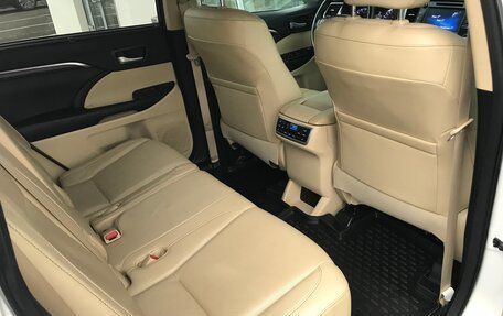 Toyota Highlander III, 2014 год, 3 290 000 рублей, 8 фотография