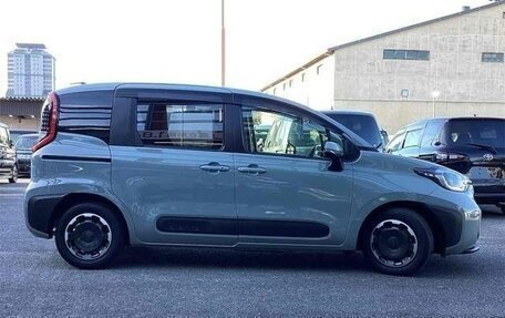 Toyota Sienta, 2022 год, 1 309 000 рублей, 13 фотография