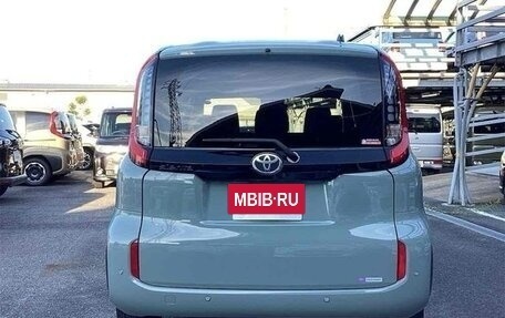 Toyota Sienta, 2022 год, 1 309 000 рублей, 3 фотография