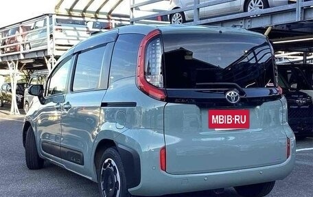 Toyota Sienta, 2022 год, 1 309 000 рублей, 2 фотография