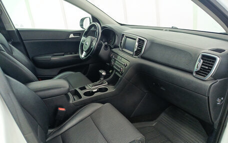 KIA Sportage IV рестайлинг, 2018 год, 2 240 000 рублей, 13 фотография