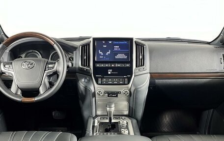 Toyota Land Cruiser 200, 2018 год, 7 699 000 рублей, 15 фотография