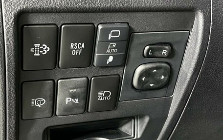 Toyota Land Cruiser 200, 2018 год, 7 699 000 рублей, 32 фотография