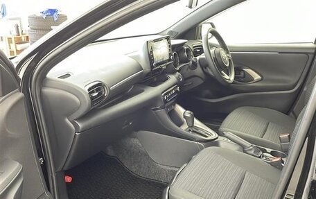 Toyota Yaris, 2020 год, 1 100 000 рублей, 9 фотография