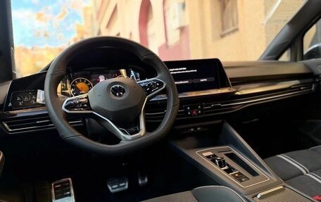 Volkswagen Golf VIII, 2022 год, 2 070 000 рублей, 9 фотография