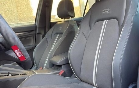 Volkswagen Golf VIII, 2022 год, 2 070 000 рублей, 11 фотография