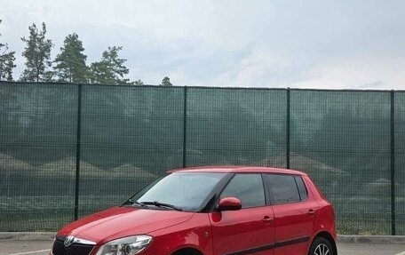 Skoda Fabia II, 2010 год, 450 000 рублей, 2 фотография