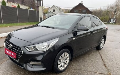 Hyundai Solaris II рестайлинг, 2019 год, 800 000 рублей, 1 фотография