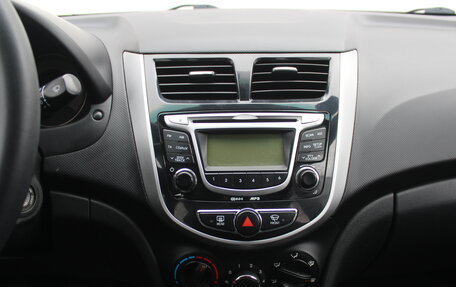 Hyundai Solaris II рестайлинг, 2011 год, 690 000 рублей, 16 фотография