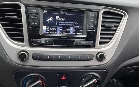 Hyundai Solaris II рестайлинг, 2019 год, 800 000 рублей, 13 фотография