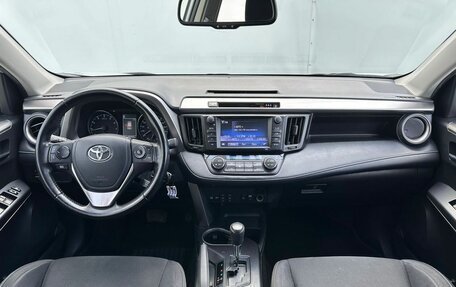 Toyota RAV4, 2018 год, 2 540 000 рублей, 14 фотография